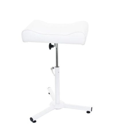 Wide footrest for pedicure