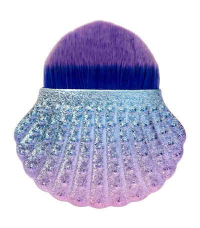Shell-shaped dusting brush